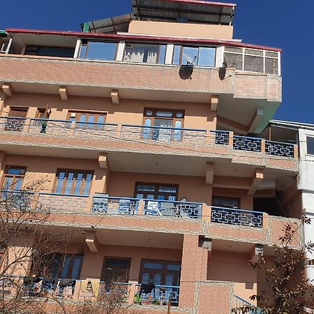 Hotel Pushpanjal And Banquet Pithorāgarh Kültér fotó