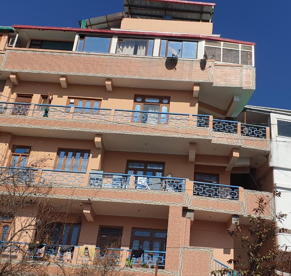 Hotel Pushpanjal And Banquet Pithorāgarh Kültér fotó